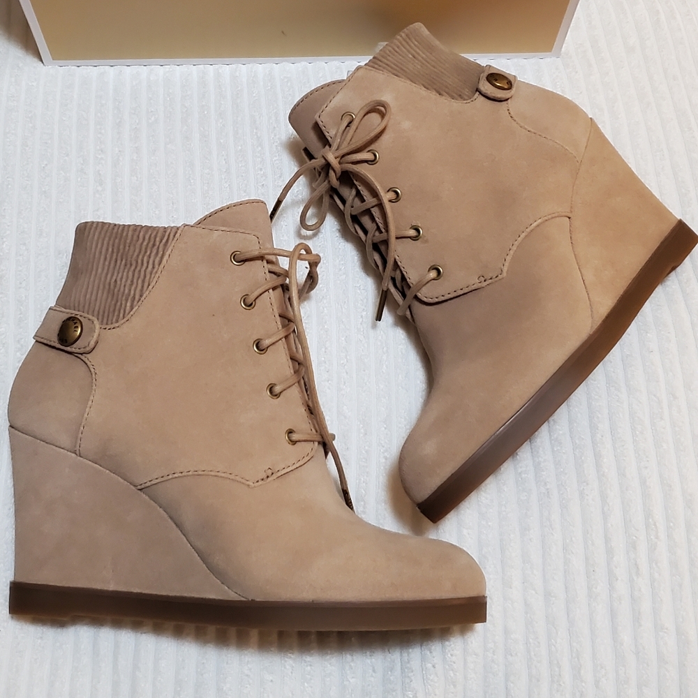 Michael Kors Carrigan Lace-Up Tan Suede Wedge Boot